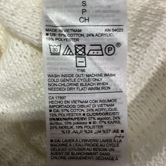 Old Navy Women's Sweater - Picture 3 of 4